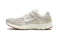 ZOOM VOMERO 5 WMNS"Light Orewood Brown" FZ3780 101