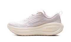 Vomero Plus WMNS"Silt Red Stardust" HV8154 605