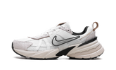 V2K Run Wmns"Summit White" FN6703 100