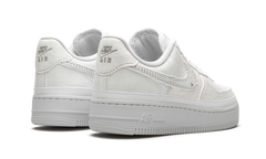AIR FORCE 1 LO LX WMNS"Reveal - Black Swoosh" CJ1650 100
