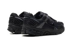 Zoom Vomero 5 WMNS"Black Patent" II6236 001