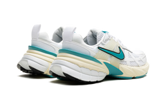 V2K Run WMNS"Dusty Cactus" FD0736 105